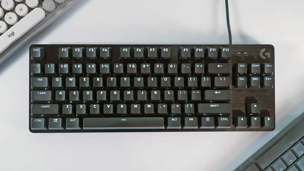 Logitech G413 SE — TKL 알루미늄 상판 가성비 게이밍 키보드