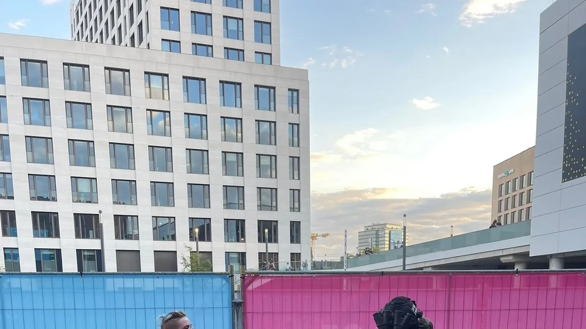게임스컴 전시장 부스 앞에 모인 관람객들