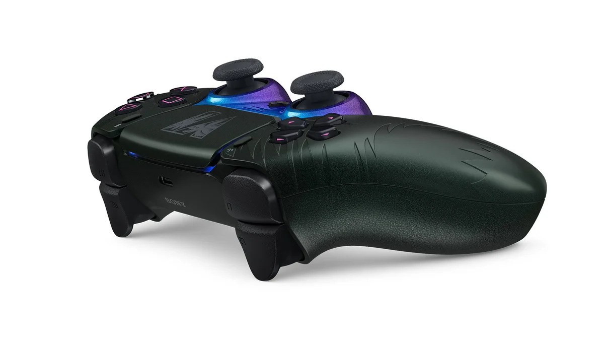 GTA6 한정판 듀얼센스 블랙 에디션 클로즈업