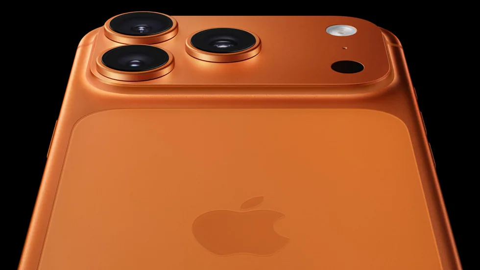 아이폰 17 Pro 카메라 모듈 클로즈업